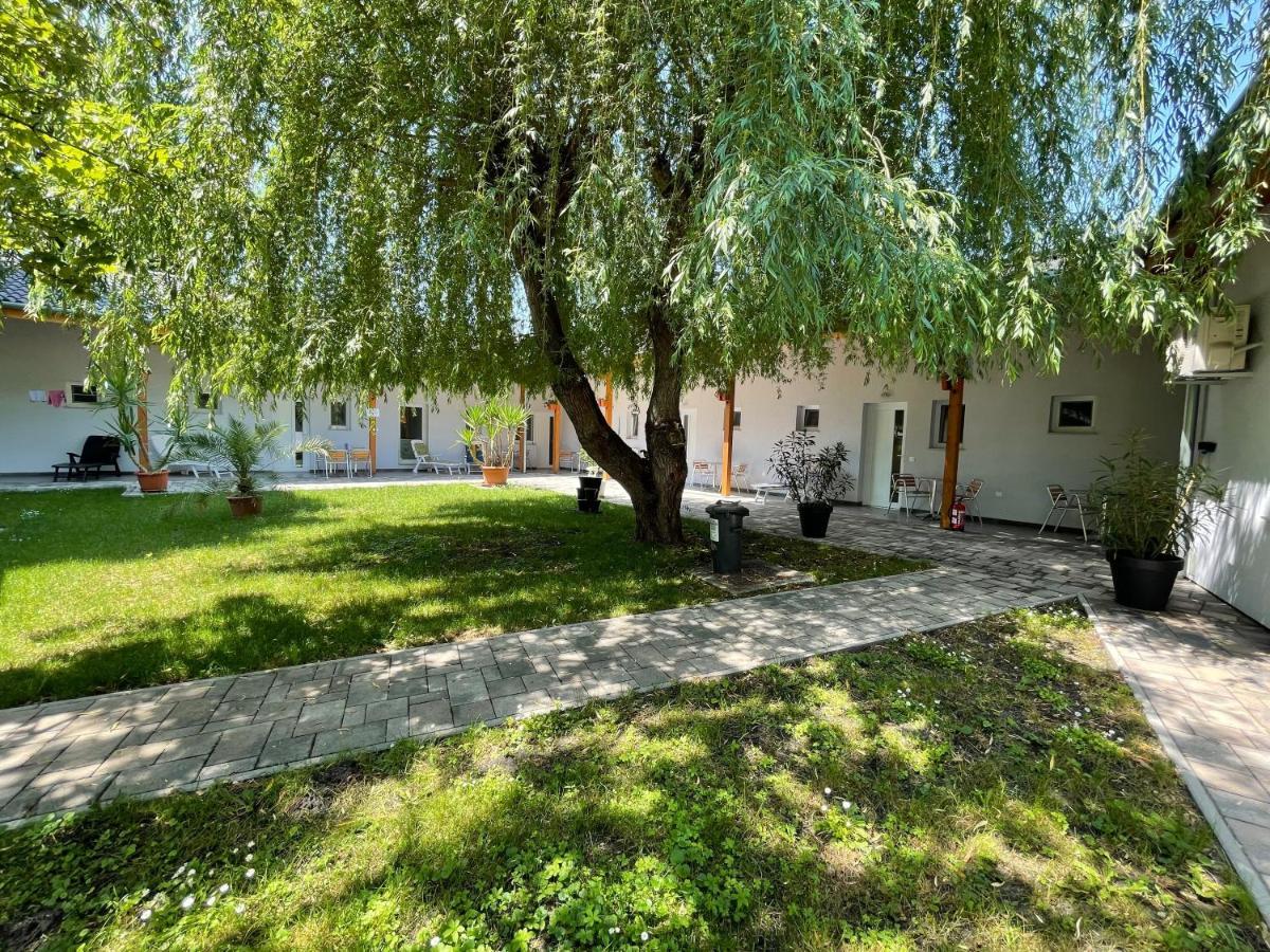 Liget Ueduelopark Fonyod Aparthotel Exterior photo