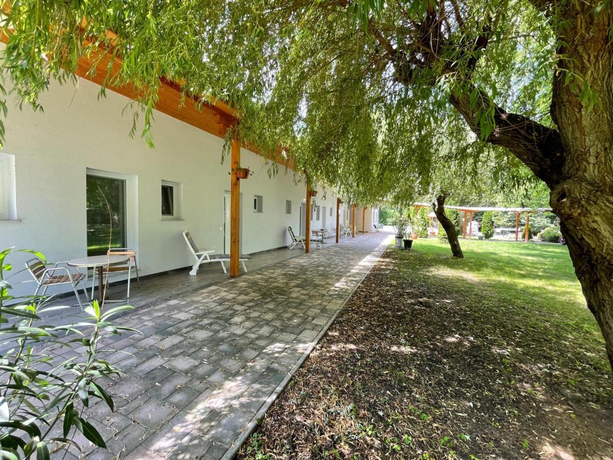 Liget Ueduelopark Fonyod Aparthotel Exterior photo