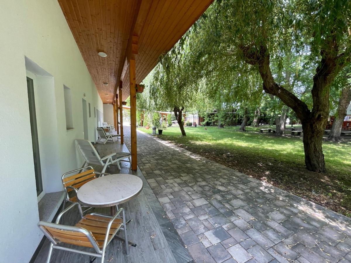 Liget Ueduelopark Fonyod Aparthotel Exterior photo
